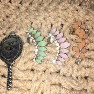 Earring bundle and charm😭